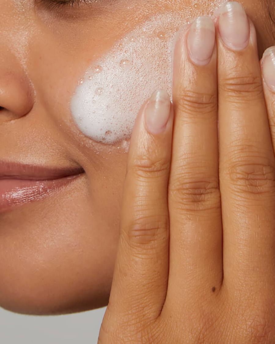 CeraVe Hydrating Cream To Foam Cleanser 237ml - Image 2